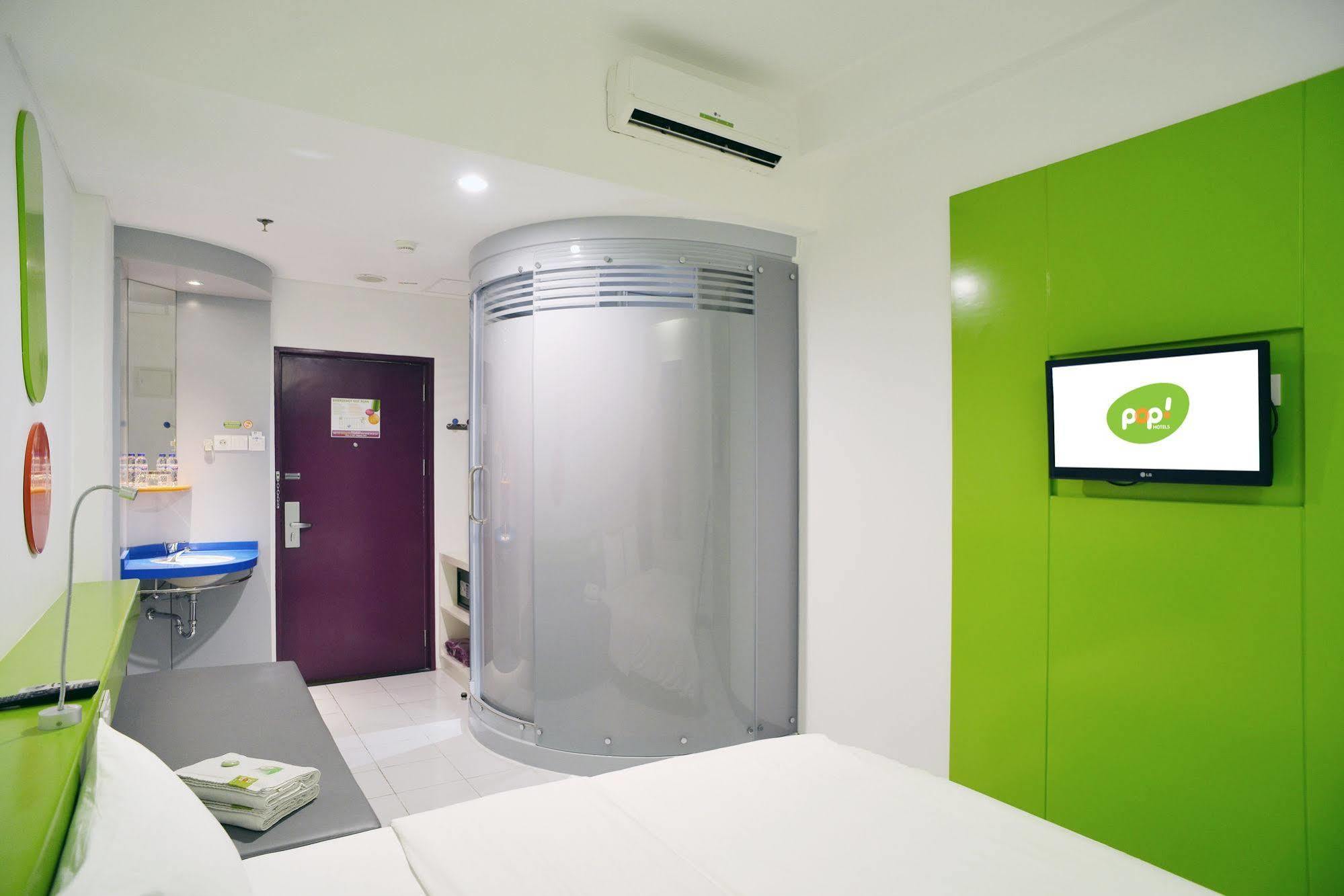 Pop! Hotel Kemang Jakarta Exterior photo